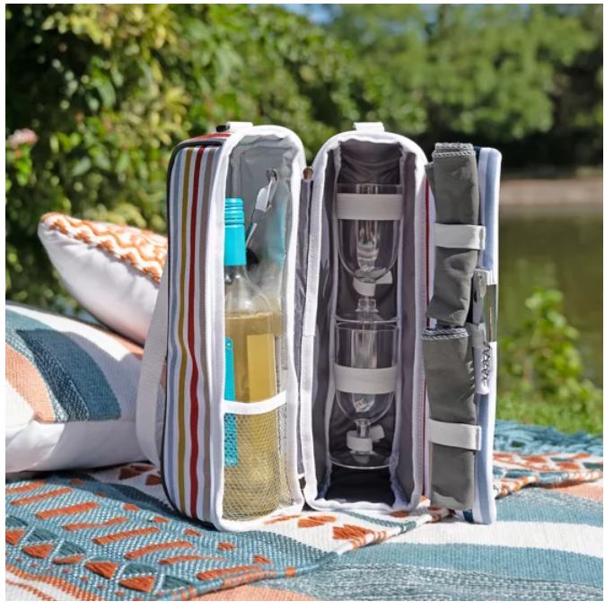 Wine backpack with savon straw