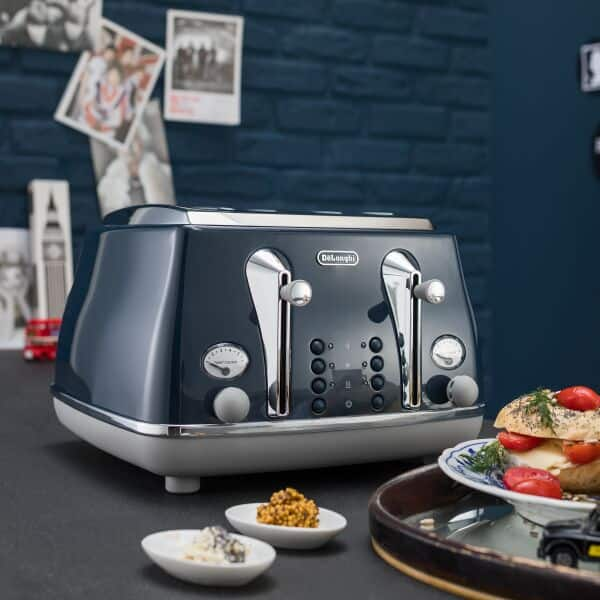 DeLonghi Icona Capitals 4 Slice Blue Toaster