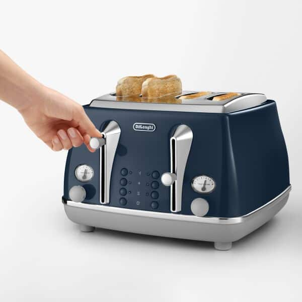 DeLonghi Icona Capitals 4 Slice Blue Toaster