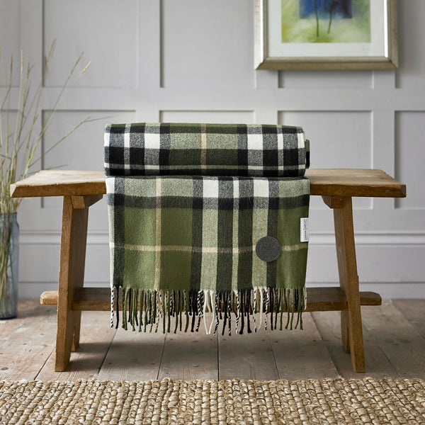 TLC FERGUS TARTAN ACRYLIC THROW 140 X 185CM COLOUR GREEN