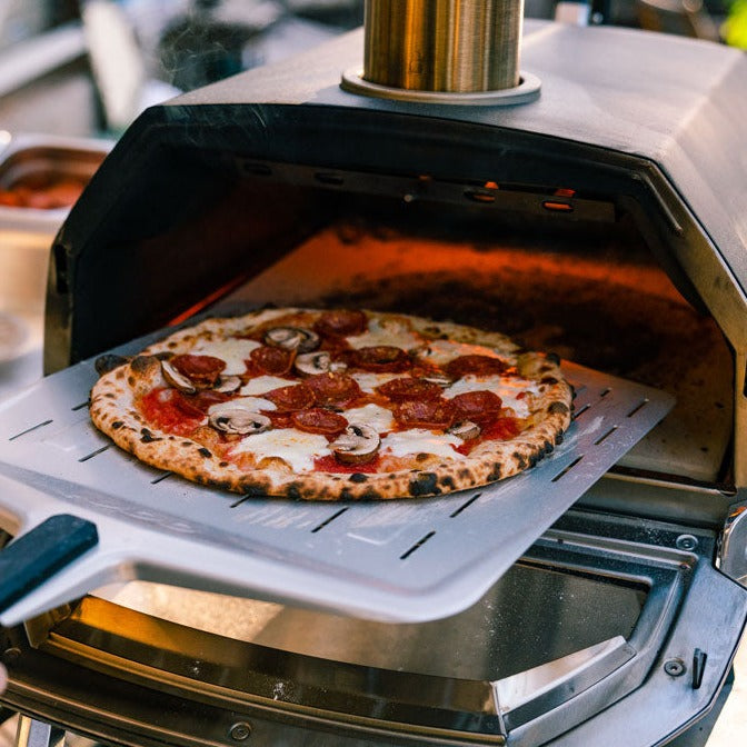 Ooni Karu 16" (Multi-Fuel) Pizza Oven