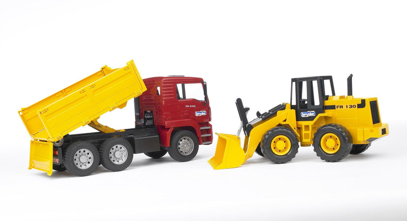 BRUDER 2752 CONSTRUCTION TRUCK WITH ARTICULATED ROAD LOADER